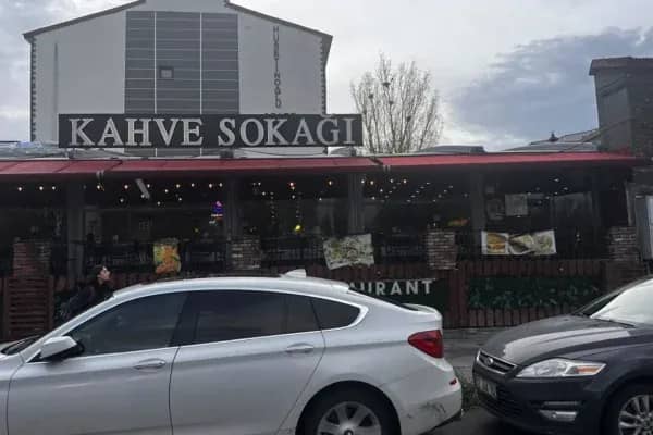 Kars merkez şubesinin dış cephesi ve tabelası