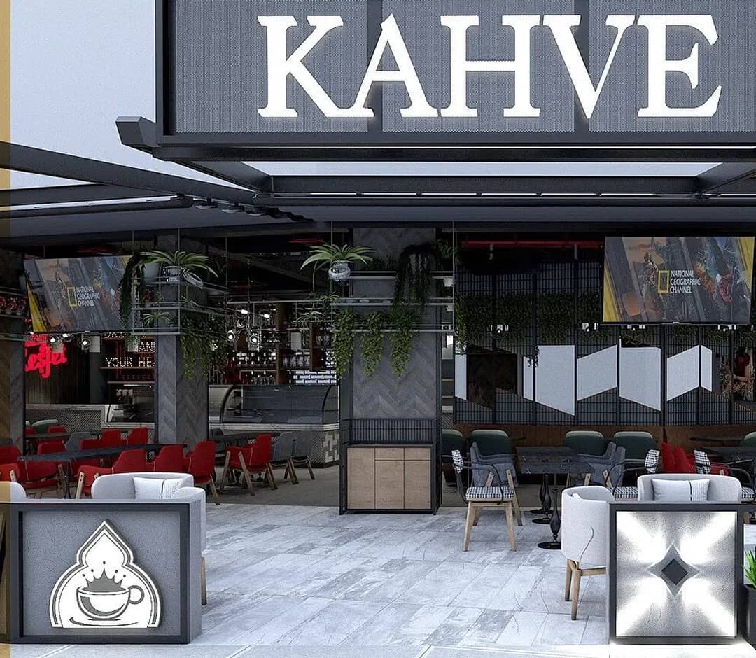 Kahve Sokağı şube konseptinde büyük tabela ve teras oturma düzeni